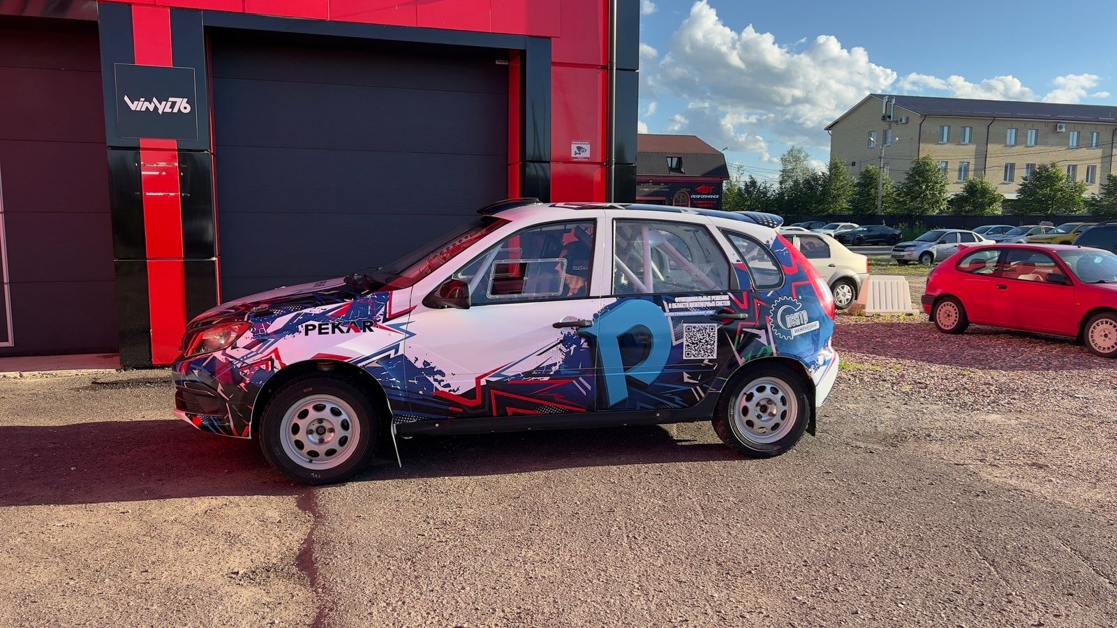 Раллийный автомобиль — левый борт