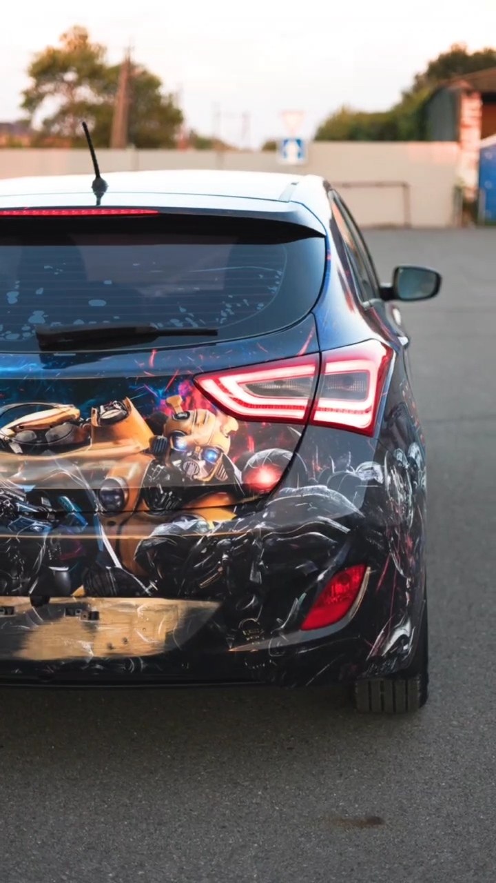 Задняя четверть Hyundai i30 в винилографии